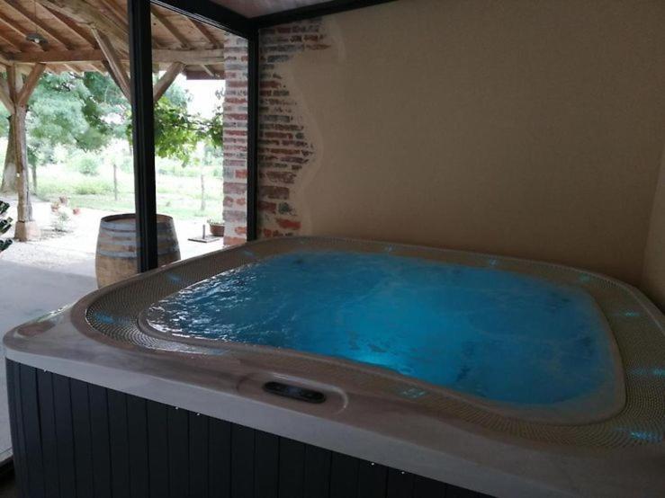 Domaine Des Granges Neuves Hotell Confrançon Exteriör bild